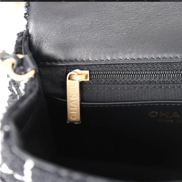 Authentic Chanel Mini Pearl Crush Flap Bag in Tweed & Antique Gold Hardware - Picture 4 of 16